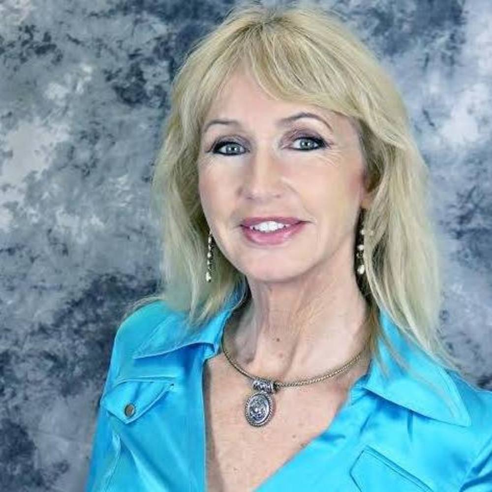 Meet your Posher, Jovena